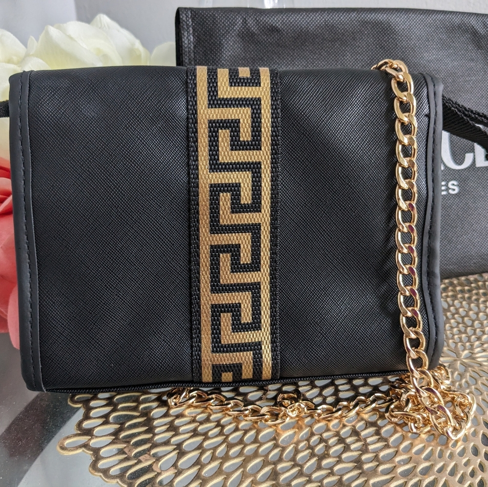 Versace - Picture 2 of 11